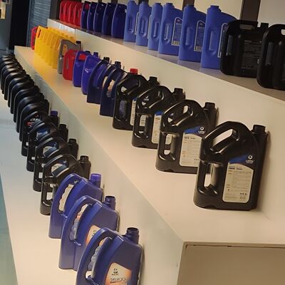 comprar Fabrica hecha en venta caliente 1-5L Línea de llenado de lubricante 1000-5000BPH 1000ml-5000ml online manufacture