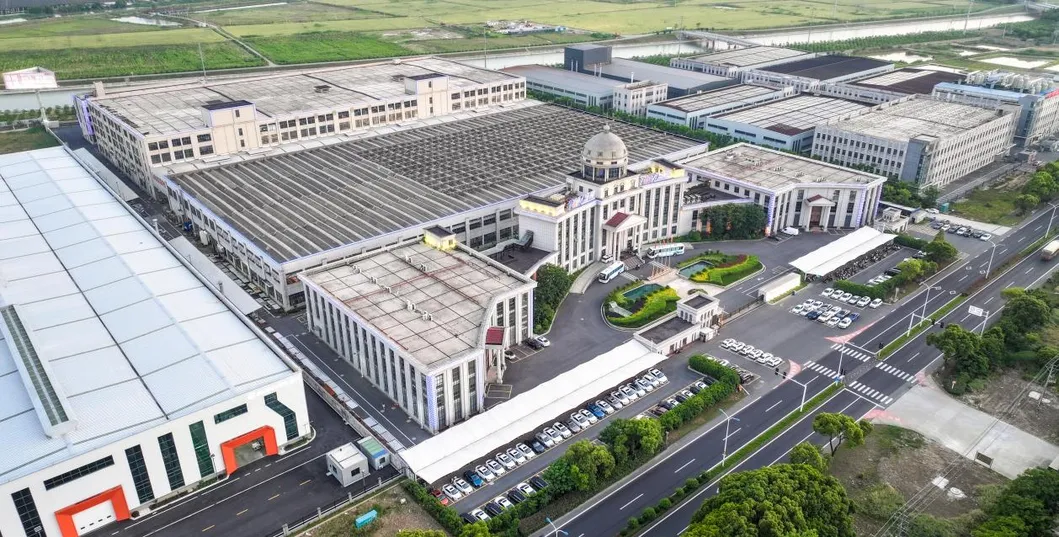 M&aacute;quina autom&aacute;tica de llenado de lubricantes qu&iacute;micos para la industria 7