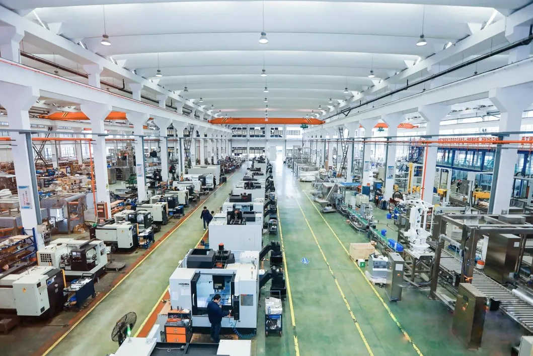 M&aacute;quina autom&aacute;tica de llenado de lubricantes qu&iacute;micos para la industria 10