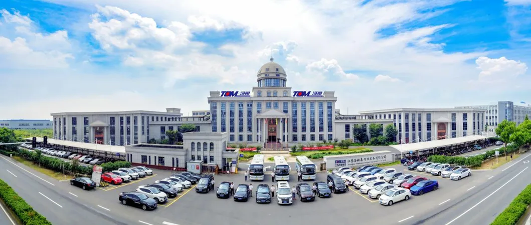 M&aacute;quina avanzada de llenado y tap&oacute;n para aceite comestible y salsa 6